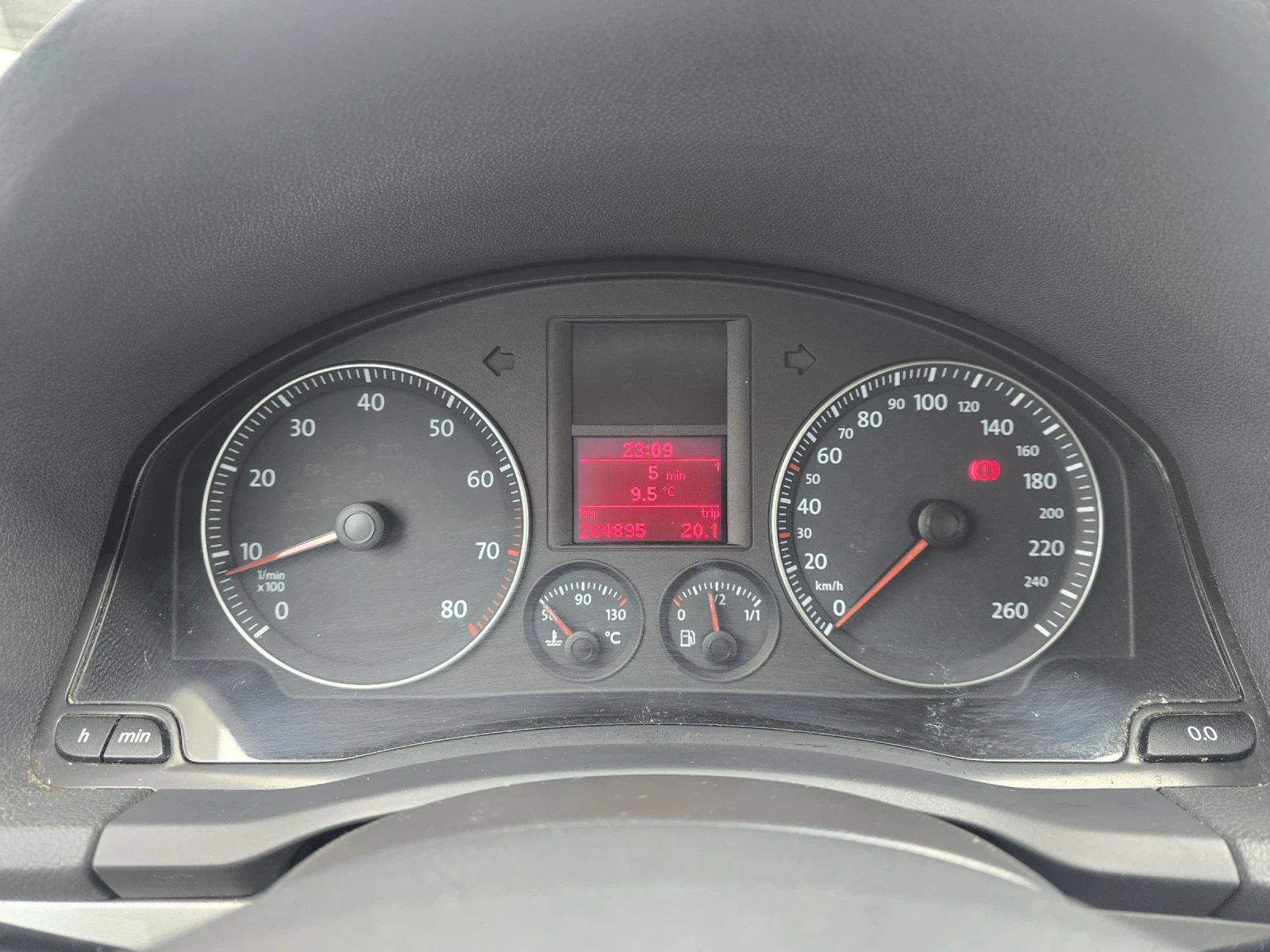 VW Golf 1.6FSI 116к.с Comfort line, снимка 17 - Автомобили и джипове - 53903040