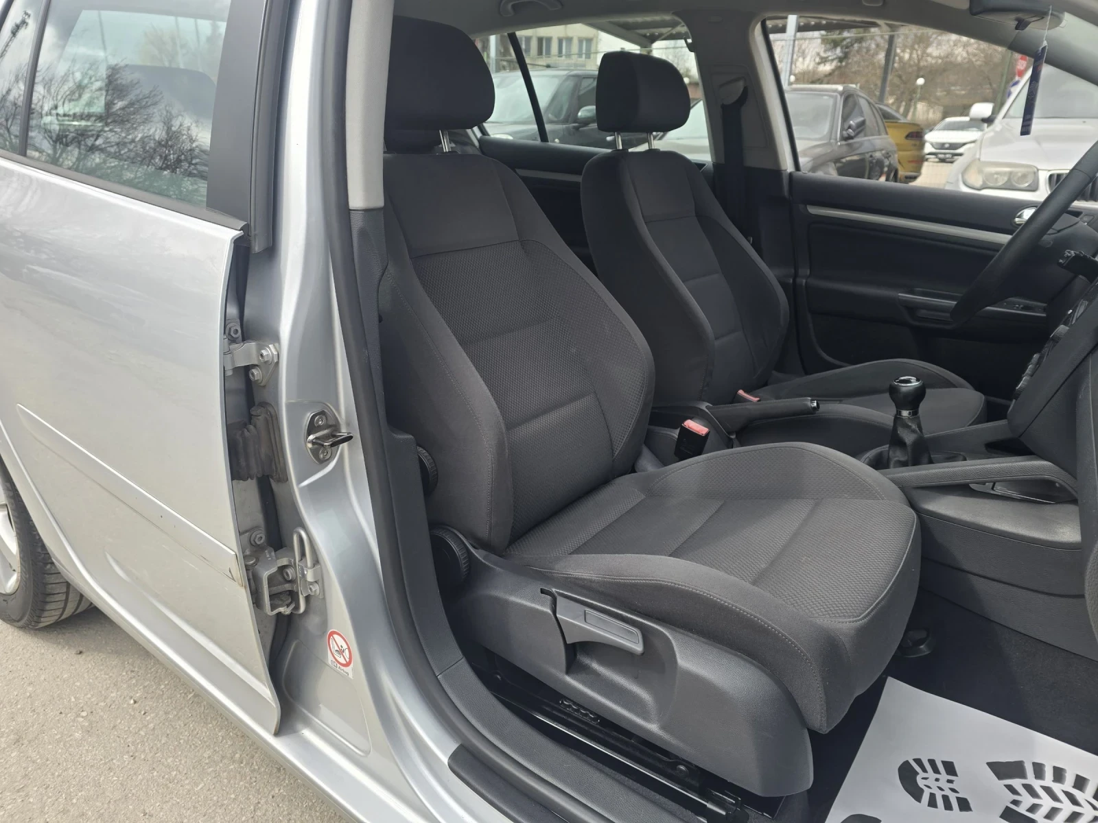 VW Golf 1.6FSI 116к.с Comfort line, снимка 15 - Автомобили и джипове - 53903040