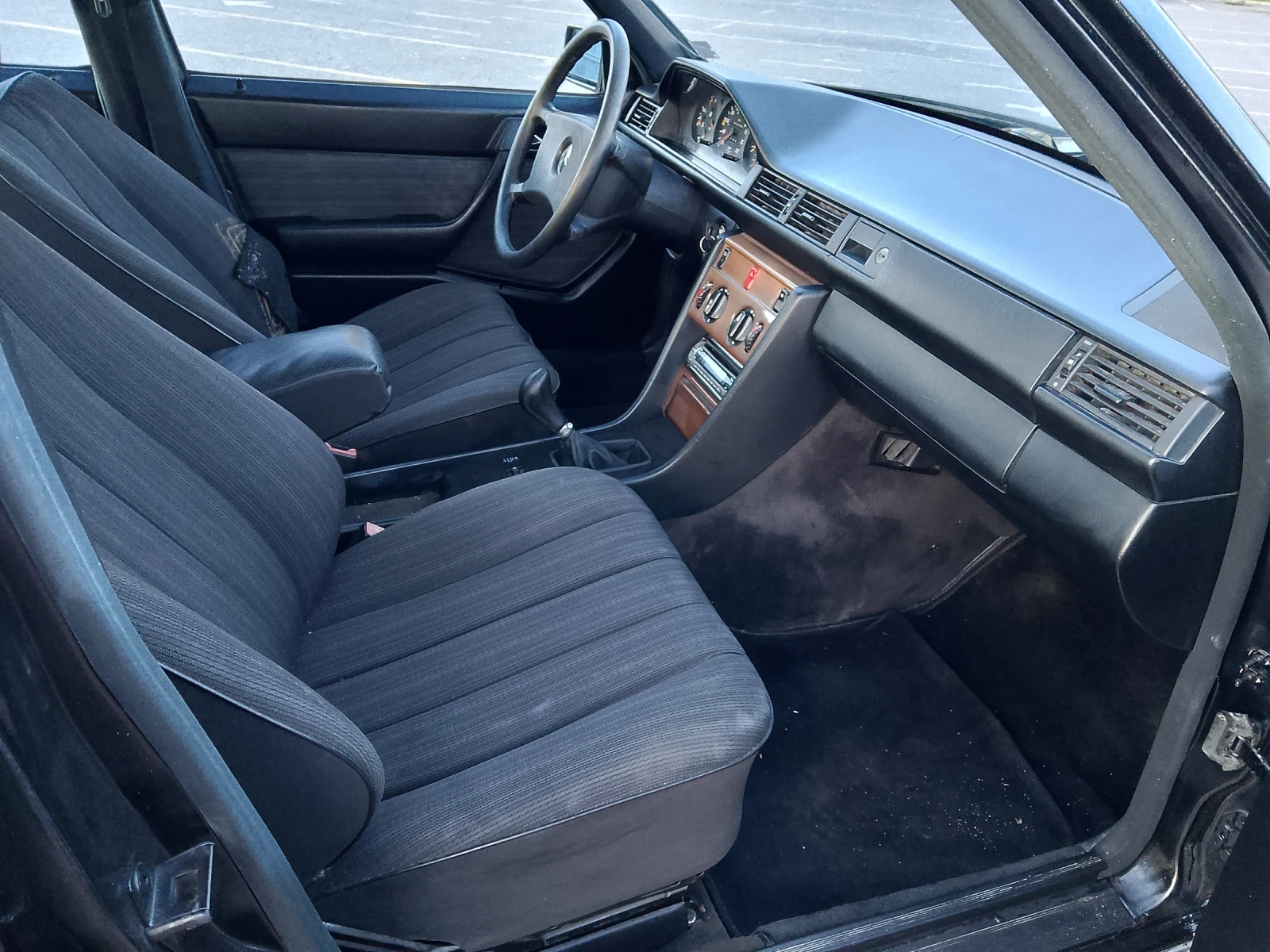 Mercedes-Benz 124 200E, снимка 13 - Автомобили и джипове - 54138860