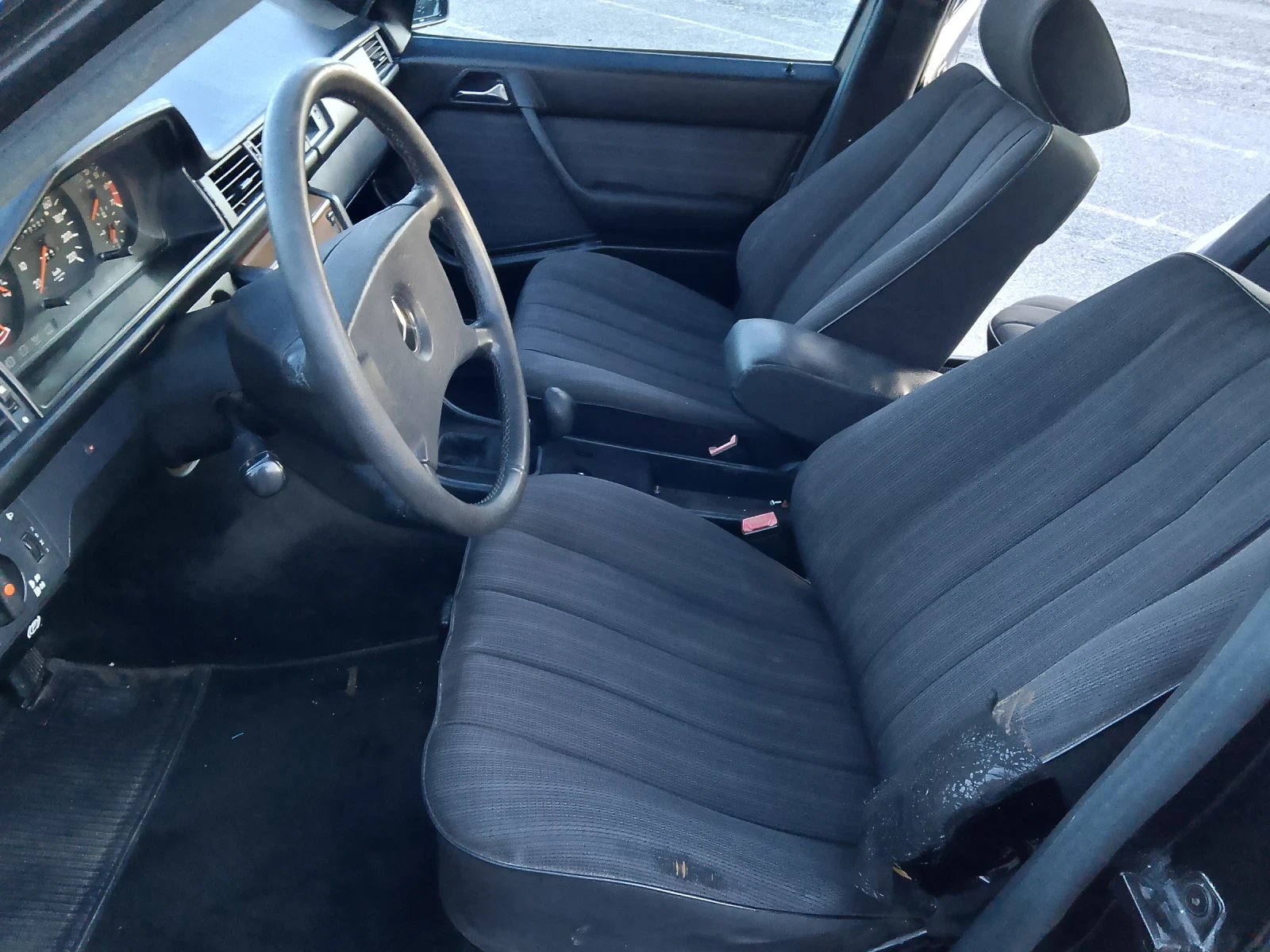 Mercedes-Benz 124 200E, снимка 15 - Автомобили и джипове - 54138860