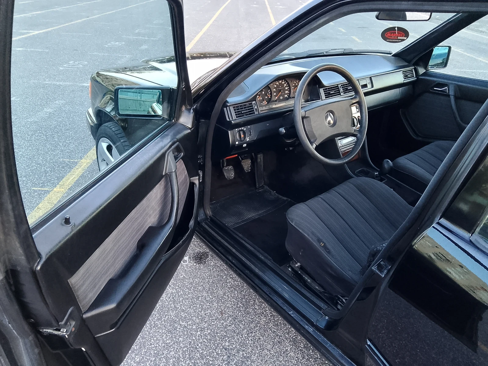 Mercedes-Benz 124 200E, снимка 14 - Автомобили и джипове - 54138860