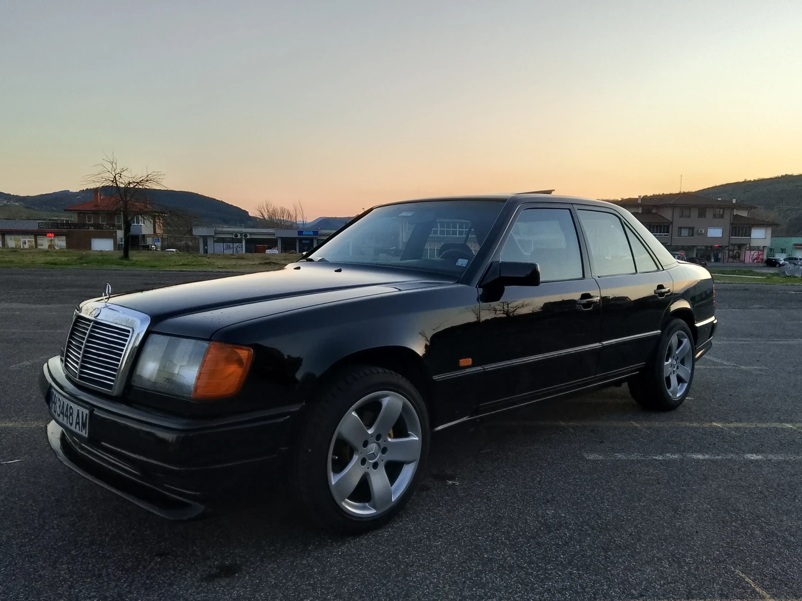 Mercedes-Benz 124 200E, снимка 10 - Автомобили и джипове - 54138860