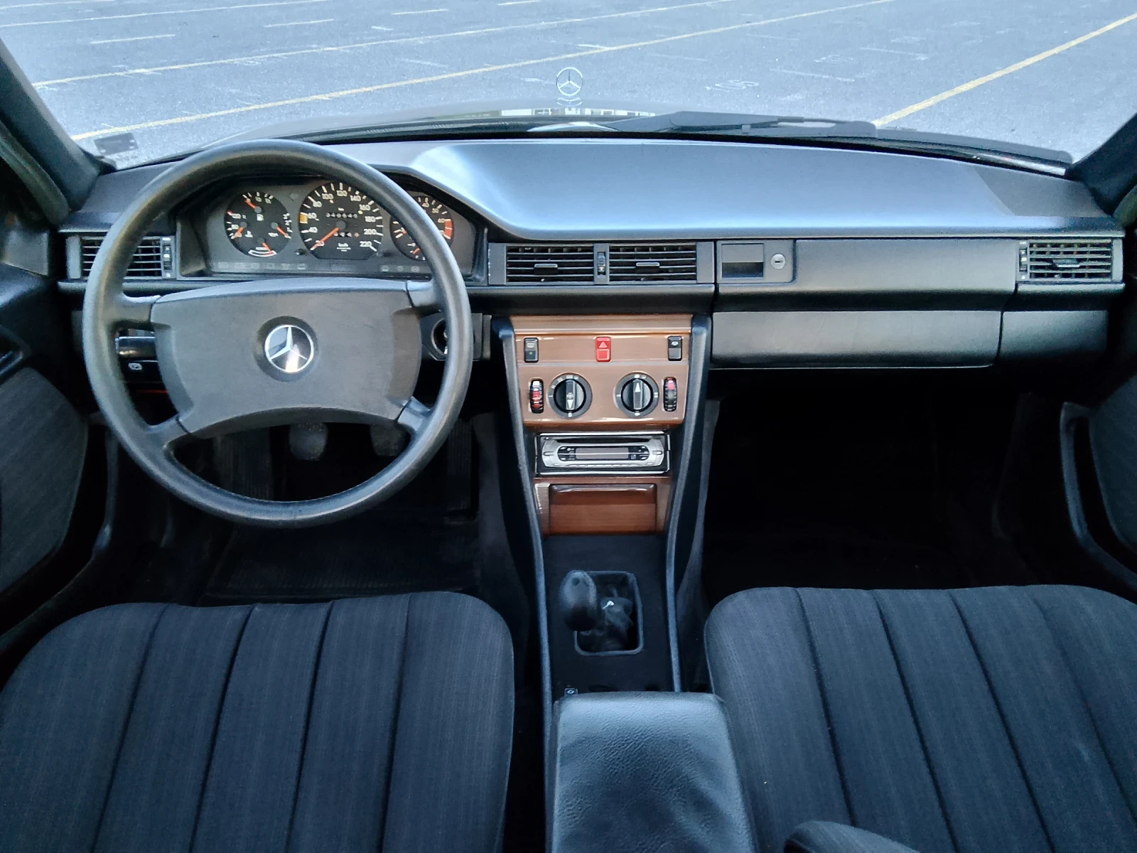 Mercedes-Benz 124 200E, снимка 12 - Автомобили и джипове - 54138860
