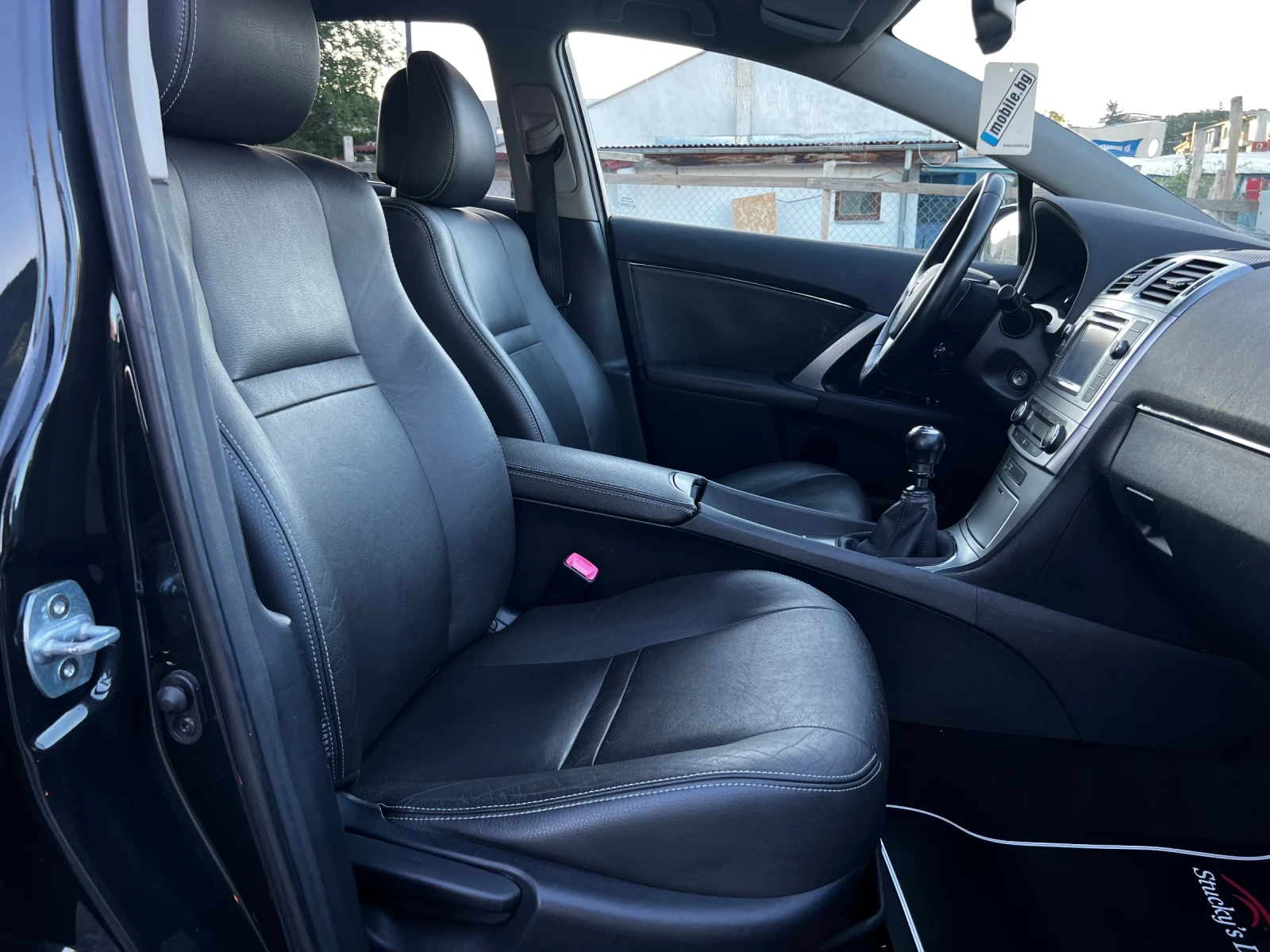 Toyota Avensis 2.0D 126hp, снимка 10 - Автомобили и джипове - 54826367