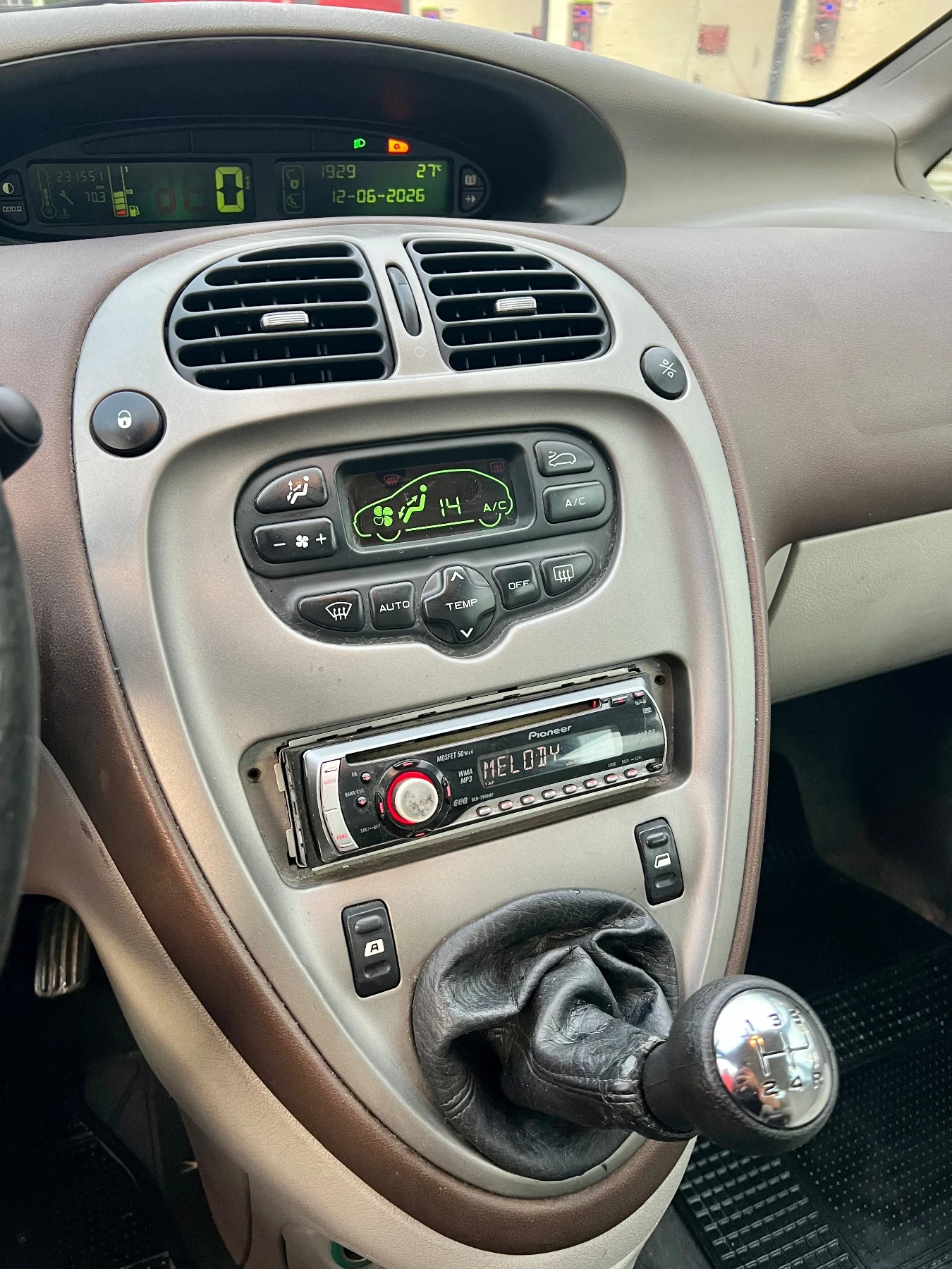 Citroen Xsara picasso 1.8i Топ състояние!, снимка 12 - Автомобили и джипове - 54887041