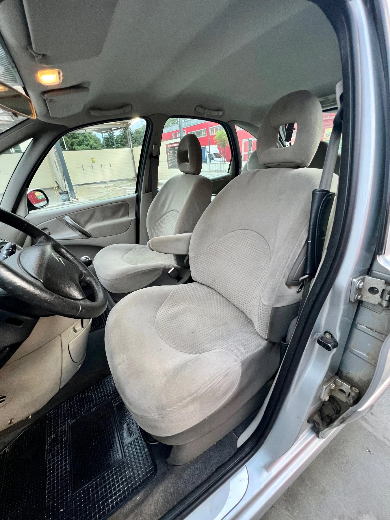 Citroen Xsara picasso 1.8i Топ състояние!, снимка 9 - Автомобили и джипове - 54887041
