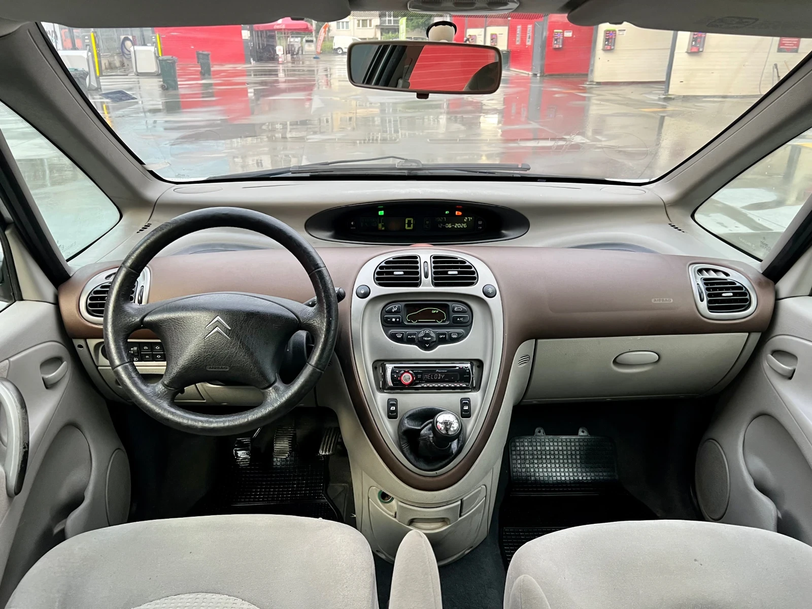 Citroen Xsara picasso 1.8i Топ състояние!, снимка 8 - Автомобили и джипове - 54887041