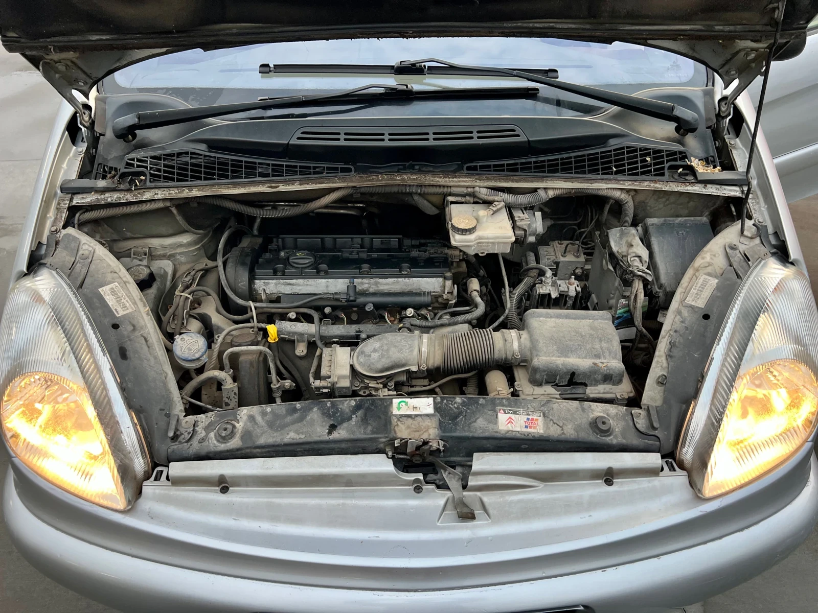 Citroen Xsara picasso 1.8i Топ състояние!, снимка 7 - Автомобили и джипове - 54887041