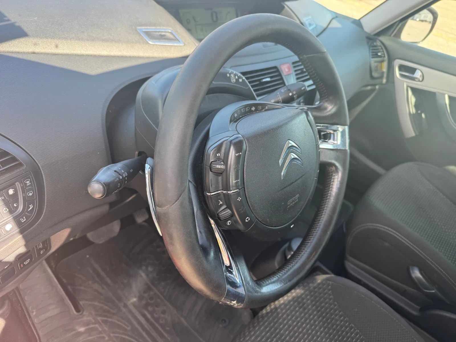 Citroen Grand C4 Picasso 1.6HDI 7mesta ecodrive avtomat, снимка 13 - Автомобили и джипове - 55295530