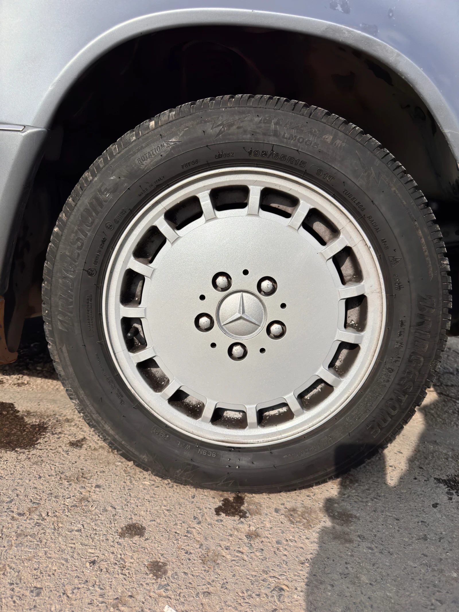Mercedes-Benz 124 200E, снимка 13 - Автомобили и джипове - 55395087