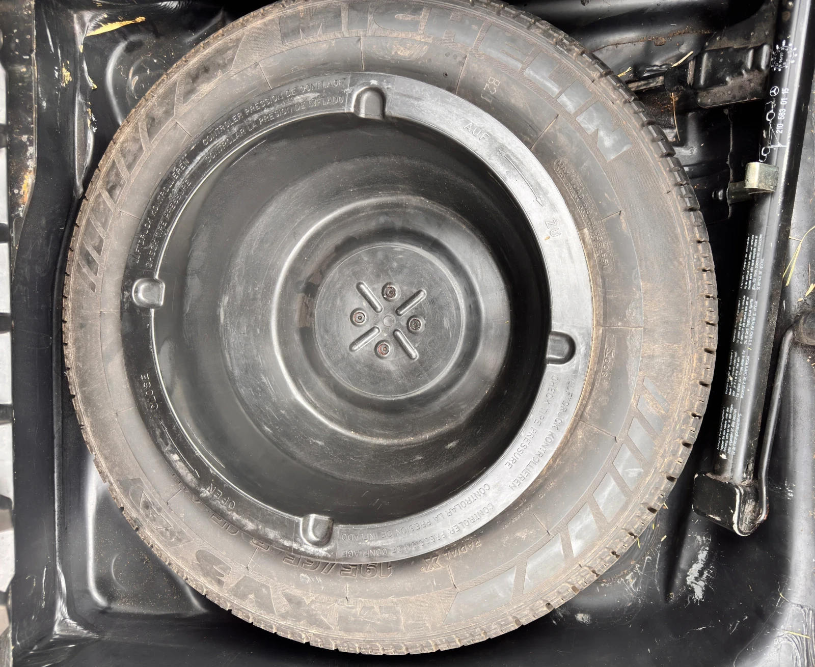 Mercedes-Benz 124 200E, снимка 12 - Автомобили и джипове - 55395087