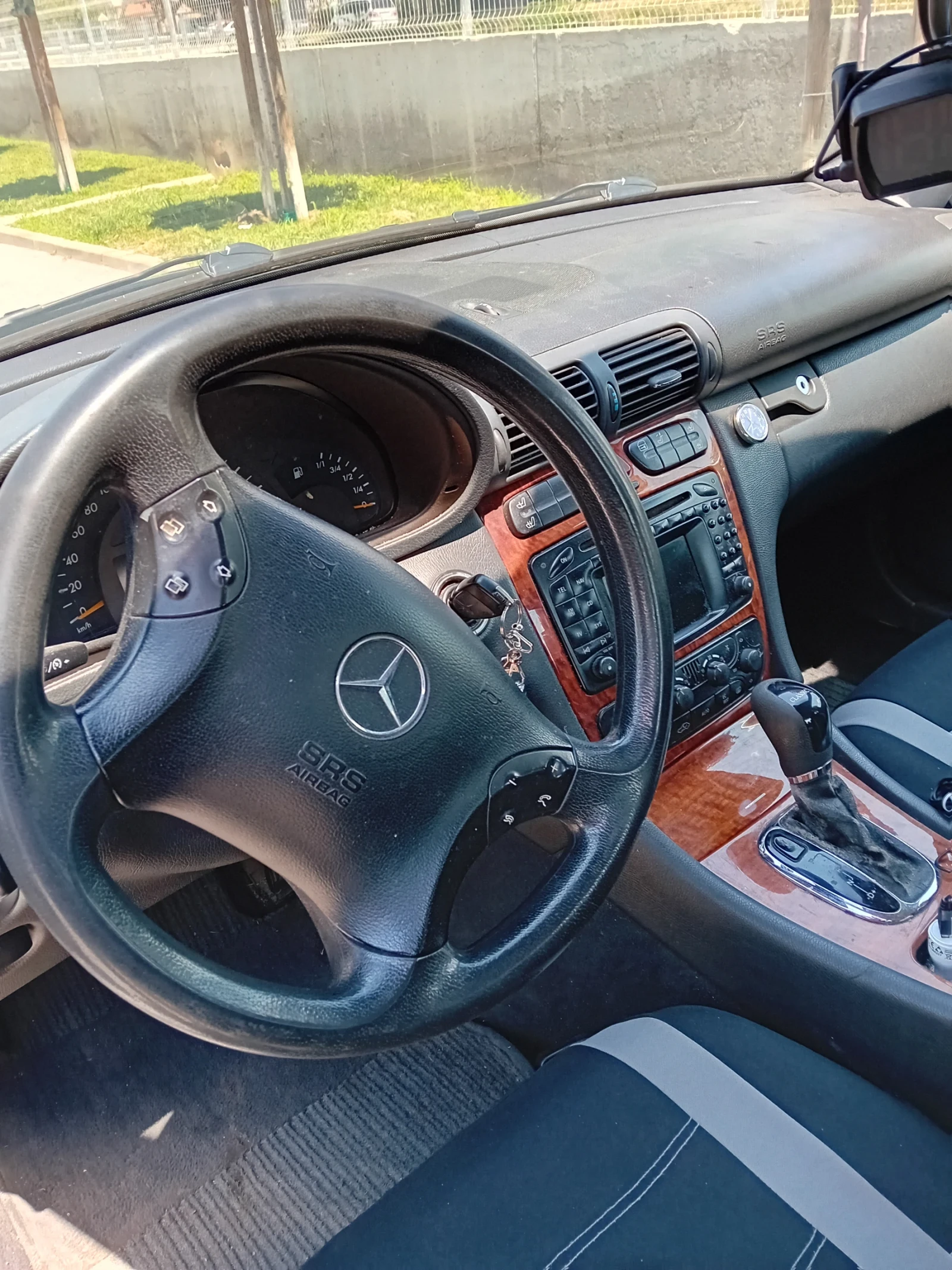 Mercedes-Benz 200, снимка 2 - Автомобили и джипове - 56049057