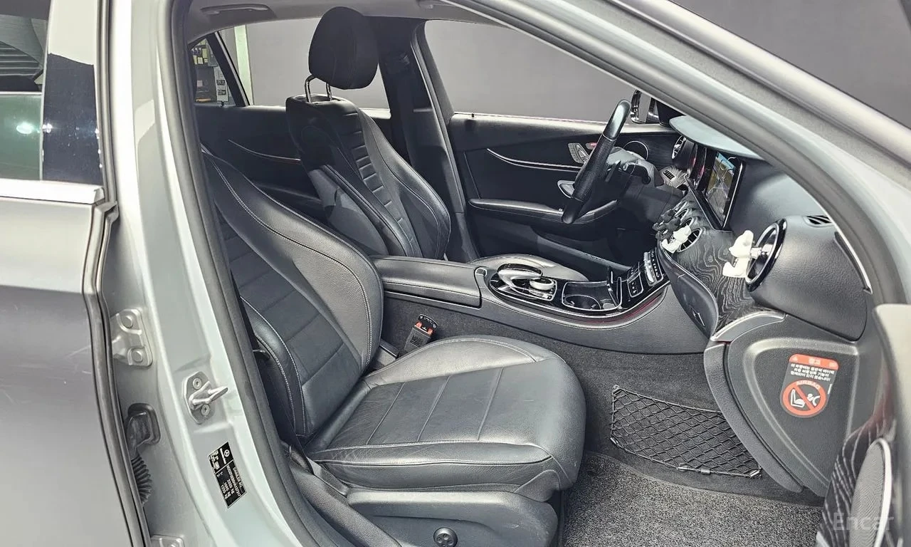 Mercedes-Benz E 220 d Avantgarde/ПОДГРЕВ/ХЕДЪП/ШИБЕДАХ, снимка 12 - Автомобили и джипове - 56145303