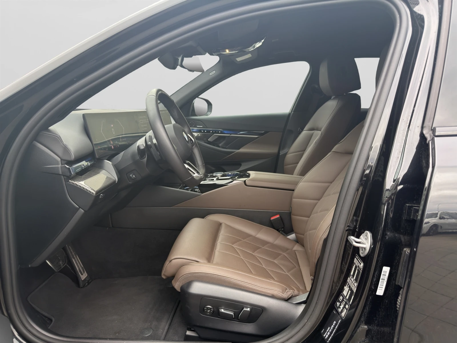 BMW 520 xDrive Sedan, снимка 6 - Автомобили и джипове - 56326330