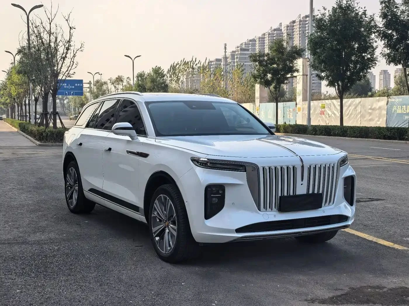 HongQi E-HS9 | Mobile.bg � ����������� 6