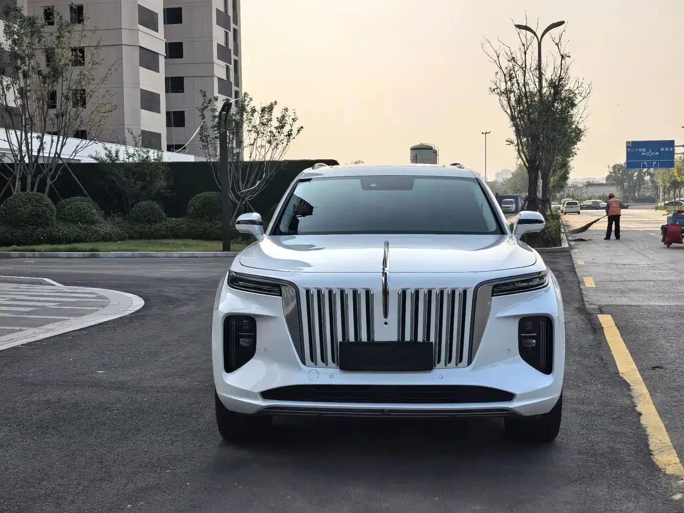 HongQi E-HS9 | Mobile.bg � ����������� 7