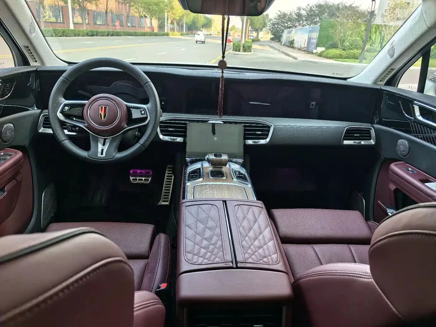 HongQi E-HS9 | Mobile.bg � ����������� 11
