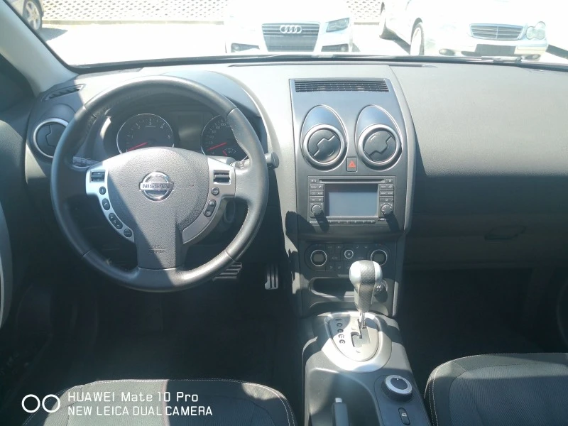 Nissan Qashqai 2.0DIESEL 4x4  AUTOMAT, снимка 7 - Автомобили и джипове - 46759460