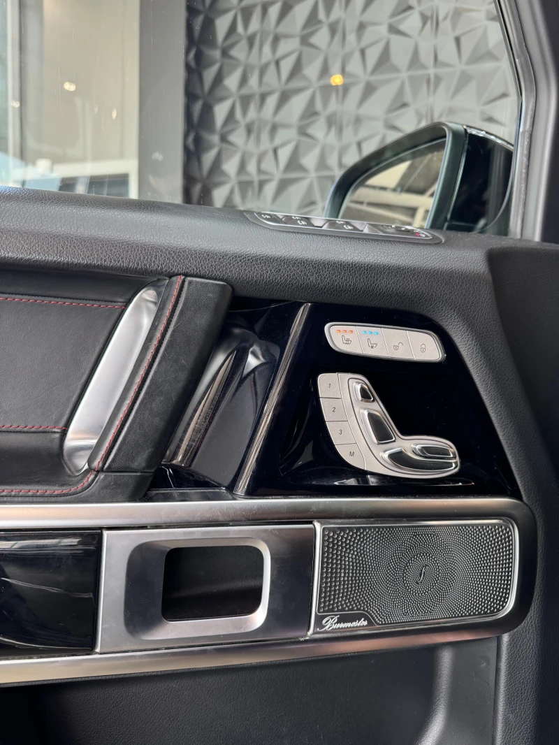 Mercedes-Benz G 500 4 MATIC * AMG * FULL Екстри * BURMESTER * , снимка 12 - Автомобили и джипове - 50369620