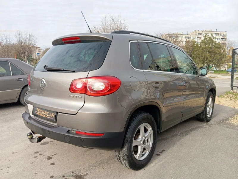 VW Tiguan 2.0 TDI 4X4, снимка 4 - Автомобили и джипове - 52748961