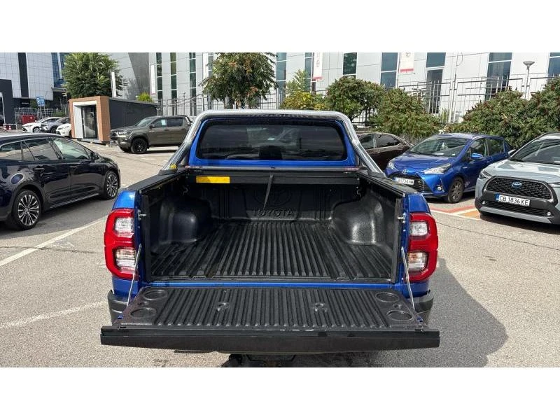 Toyota Hilux DOUBLE CAB 2.8D AT INVINCIBLE, снимка 10 - Автомобили и джипове - 56353896