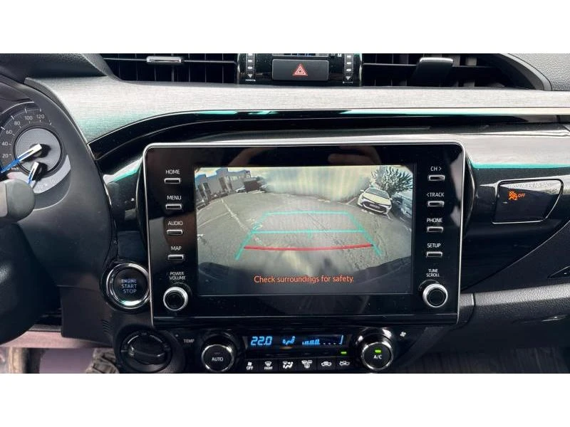 Toyota Hilux DOUBLE CAB 2.8D AT INVINCIBLE, снимка 15 - Автомобили и джипове - 56353896