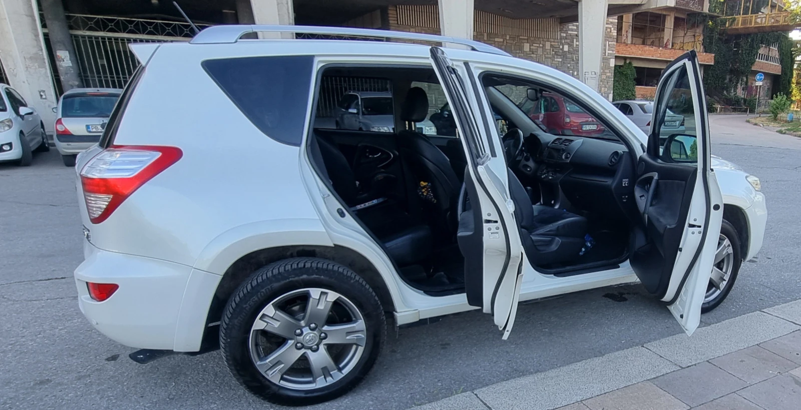 Toyota Rav4 | Mobile.bg   11