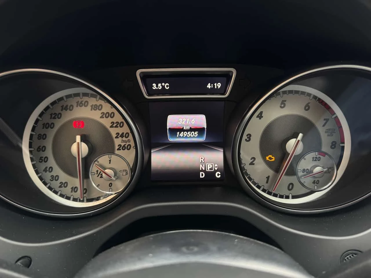 Mercedes-Benz GLA 250 4MATIC * AMG PACK* ПОДГРЕВИ* ПАНОРАМА* , снимка 9 - Автомобили и джипове - 53804574