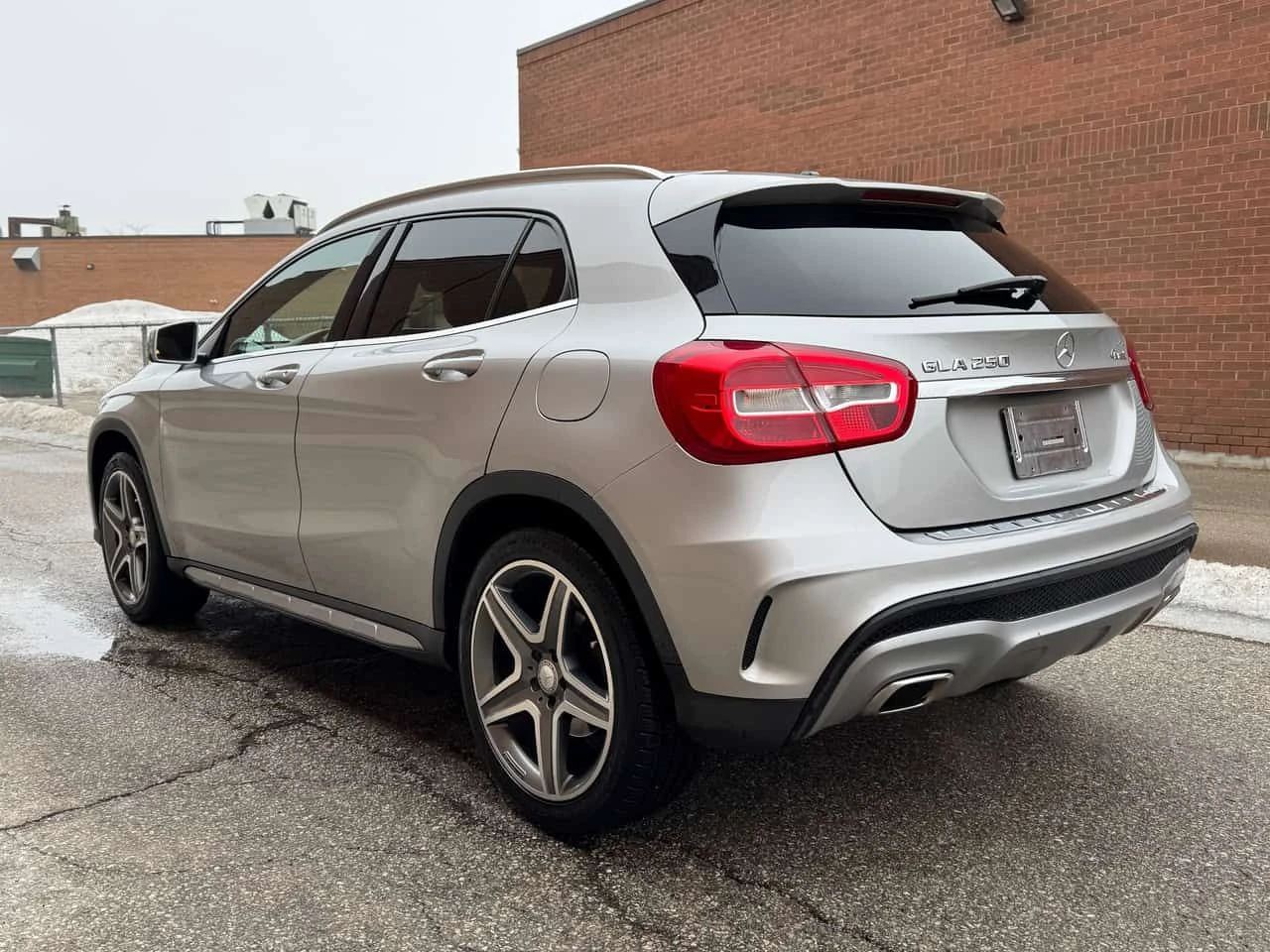 Mercedes-Benz GLA 250 4MATIC * AMG PACK* ПОДГРЕВИ* ПАНОРАМА* , снимка 5 - Автомобили и джипове - 53804574