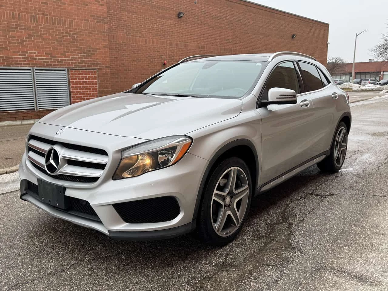 Mercedes-Benz GLA 250 4MATIC * AMG PACK* ПОДГРЕВИ* ПАНОРАМА* , снимка 3 - Автомобили и джипове - 53804574