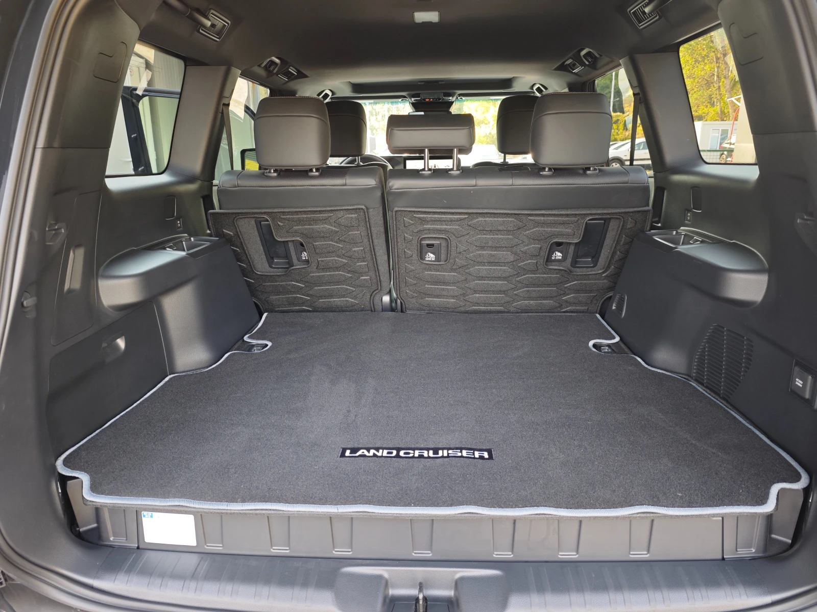 Toyota Land cruiser i-FORCE MAX Full Hybrid 4WD ECT-i, снимка 15 - Автомобили и джипове - 55376649