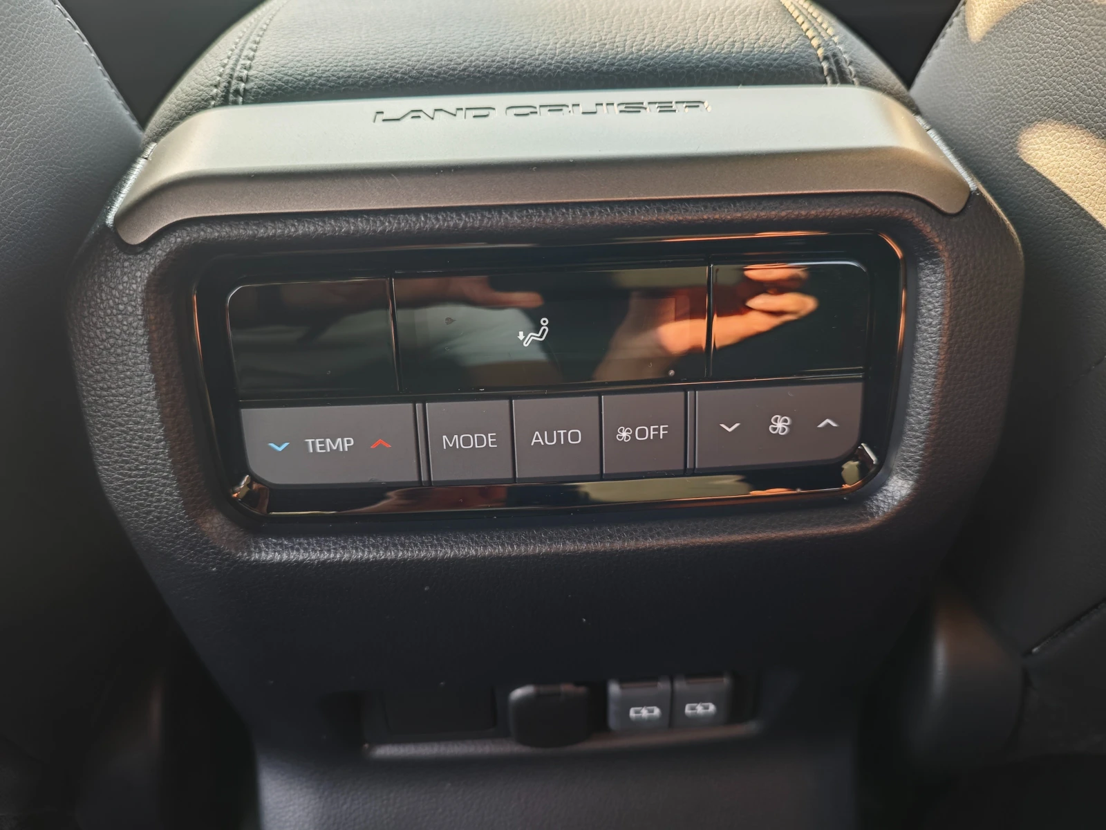 Toyota Land cruiser i-FORCE MAX Full Hybrid 4WD ECT-i, снимка 11 - Автомобили и джипове - 55376649
