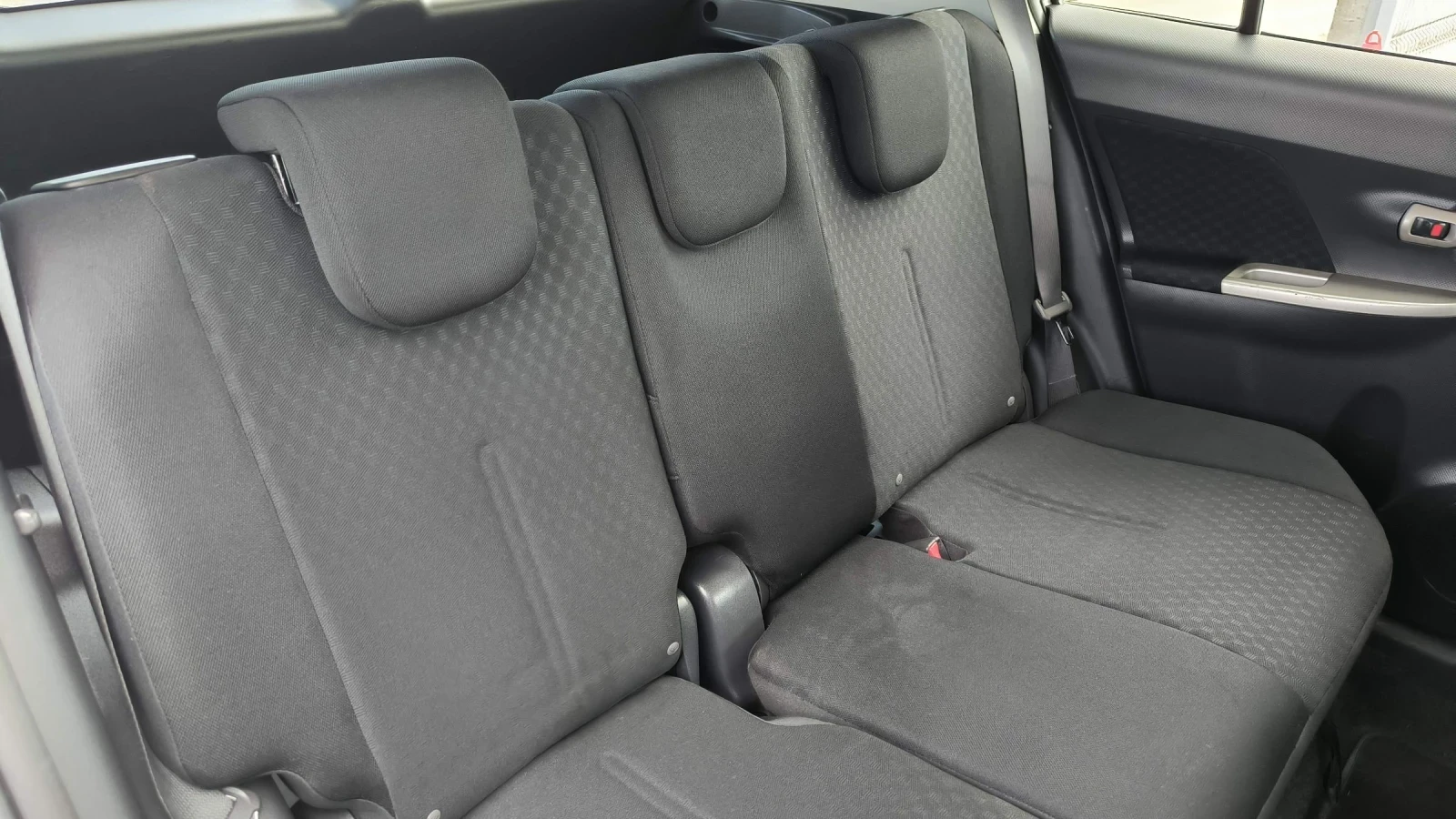 Toyota Urban Cruiser 1.4D, снимка 11 - Автомобили и джипове - 55448075