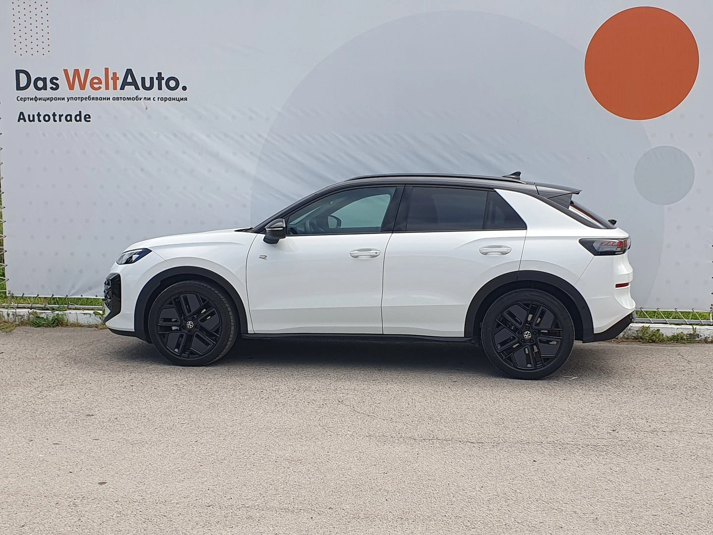 VW T-Roc, снимка 3 - Автомобили и джипове - 55842590