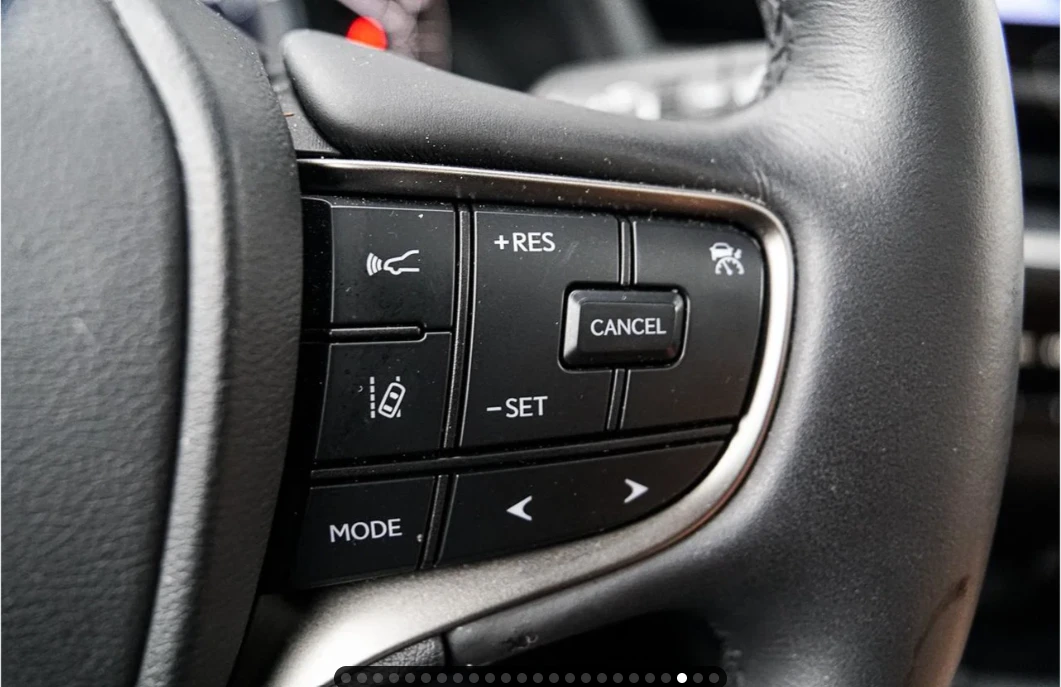 Lexus UX 250h ХИБРИД | 1 СОБСТВЕНИК | ОБДУХВАНЕ | 4Х4, снимка 13 - Автомобили и джипове - 56155286