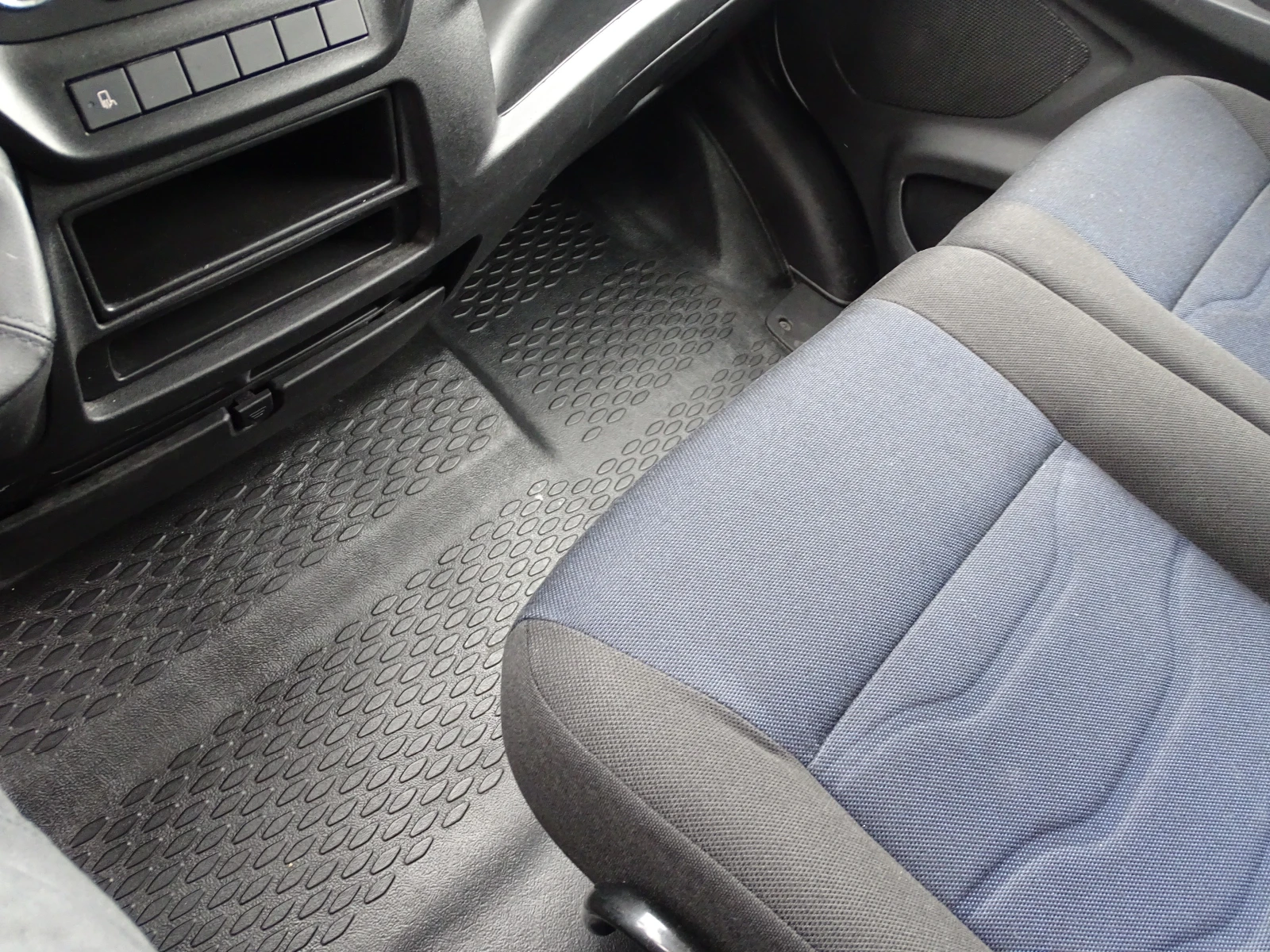 Iveco 35s16   * * * КЛИМАТИК* * * , снимка 13 - Бусове и автобуси - 53910554