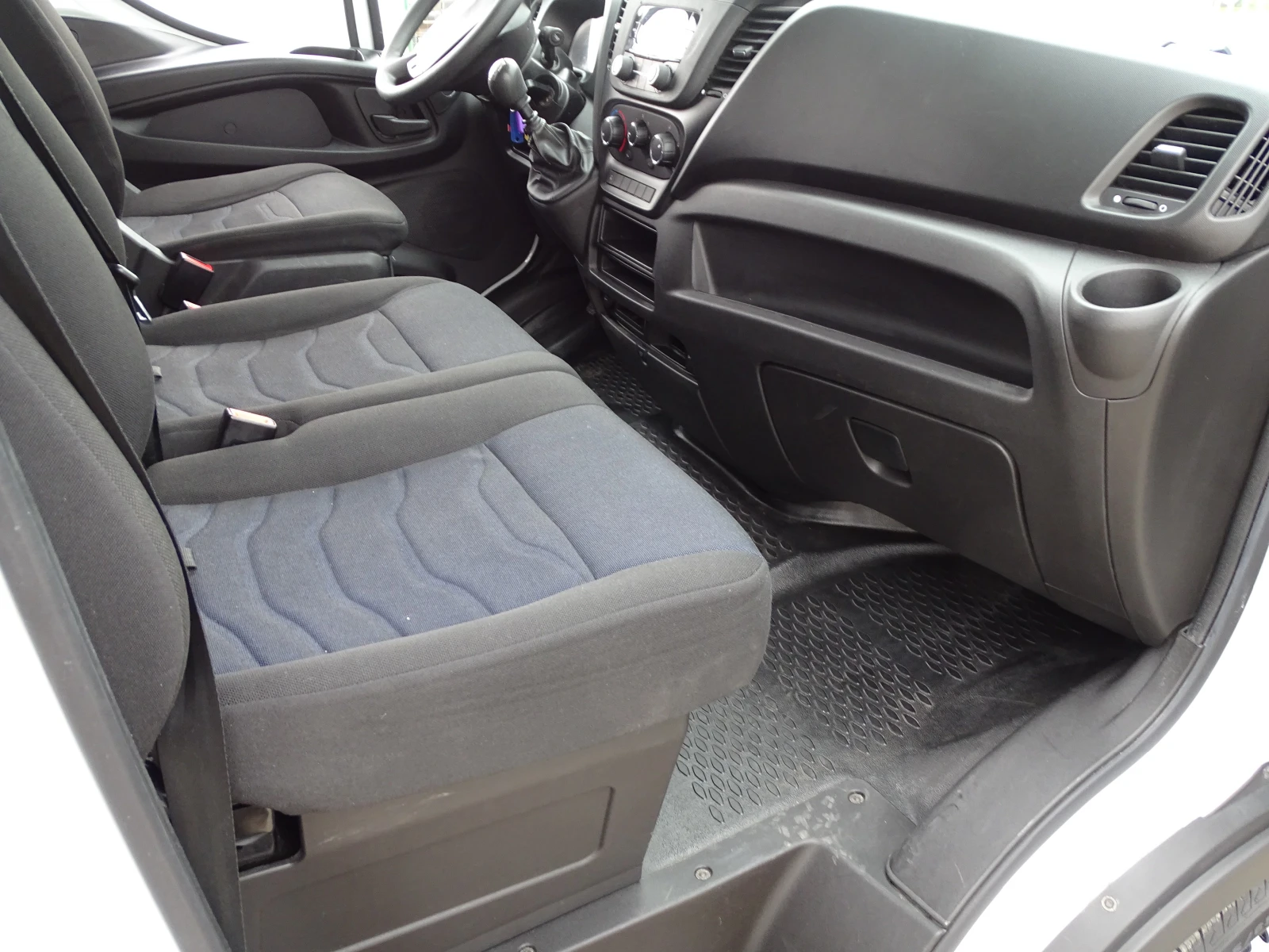 Iveco 35s16   * * * КЛИМАТИК* * * , снимка 14 - Бусове и автобуси - 53910554