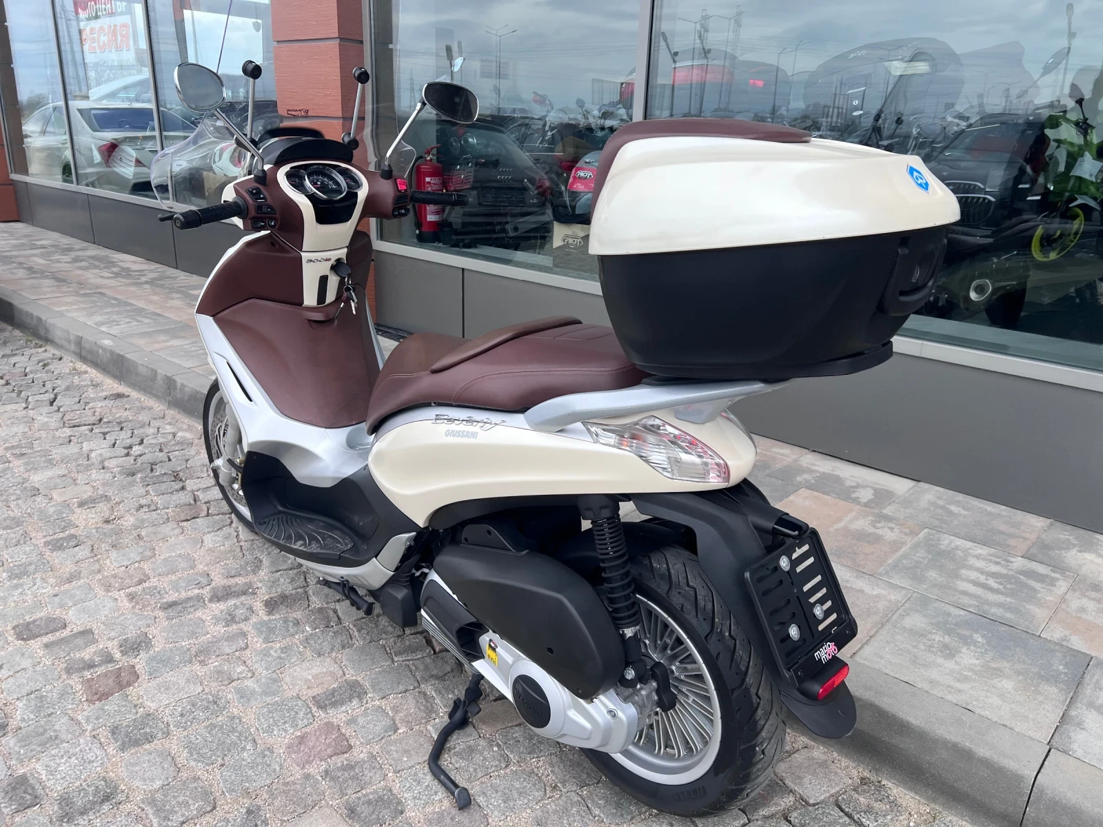 Piaggio Beverly 300, снимка 6 - Мотоциклети и мототехника - 53950891