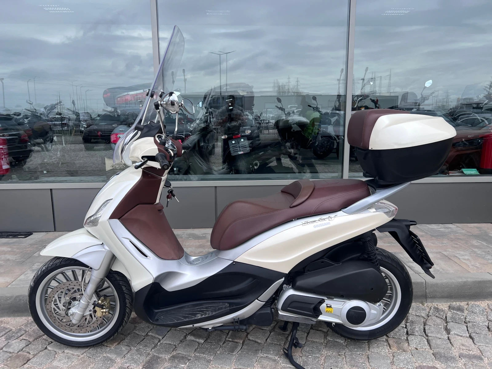 Piaggio Beverly 300, снимка 4 - Мотоциклети и мототехника - 53950891