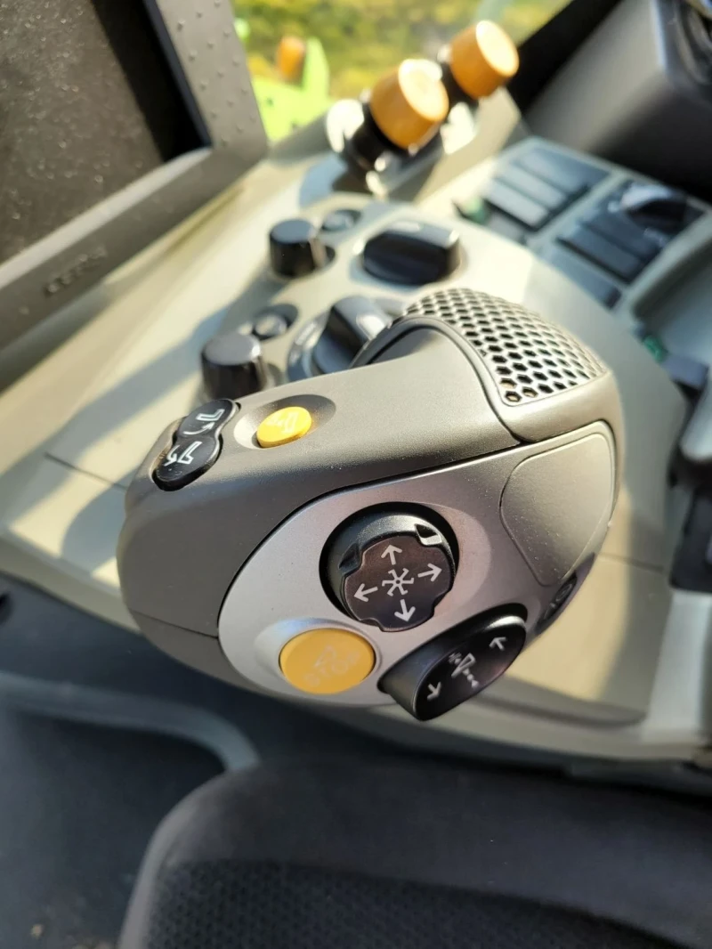 Комбайн Claas Tucano 570, снимка 6 - Селскостопанска техника - 51976713