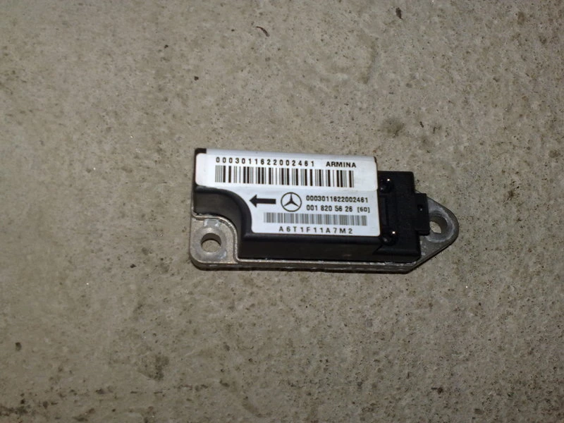 Краш сензор за Mercedes E220 01г.