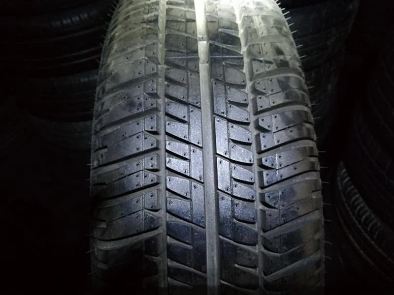 Гуми Летни 185/65R15, снимка 1 - Гуми и джанти - 20892022