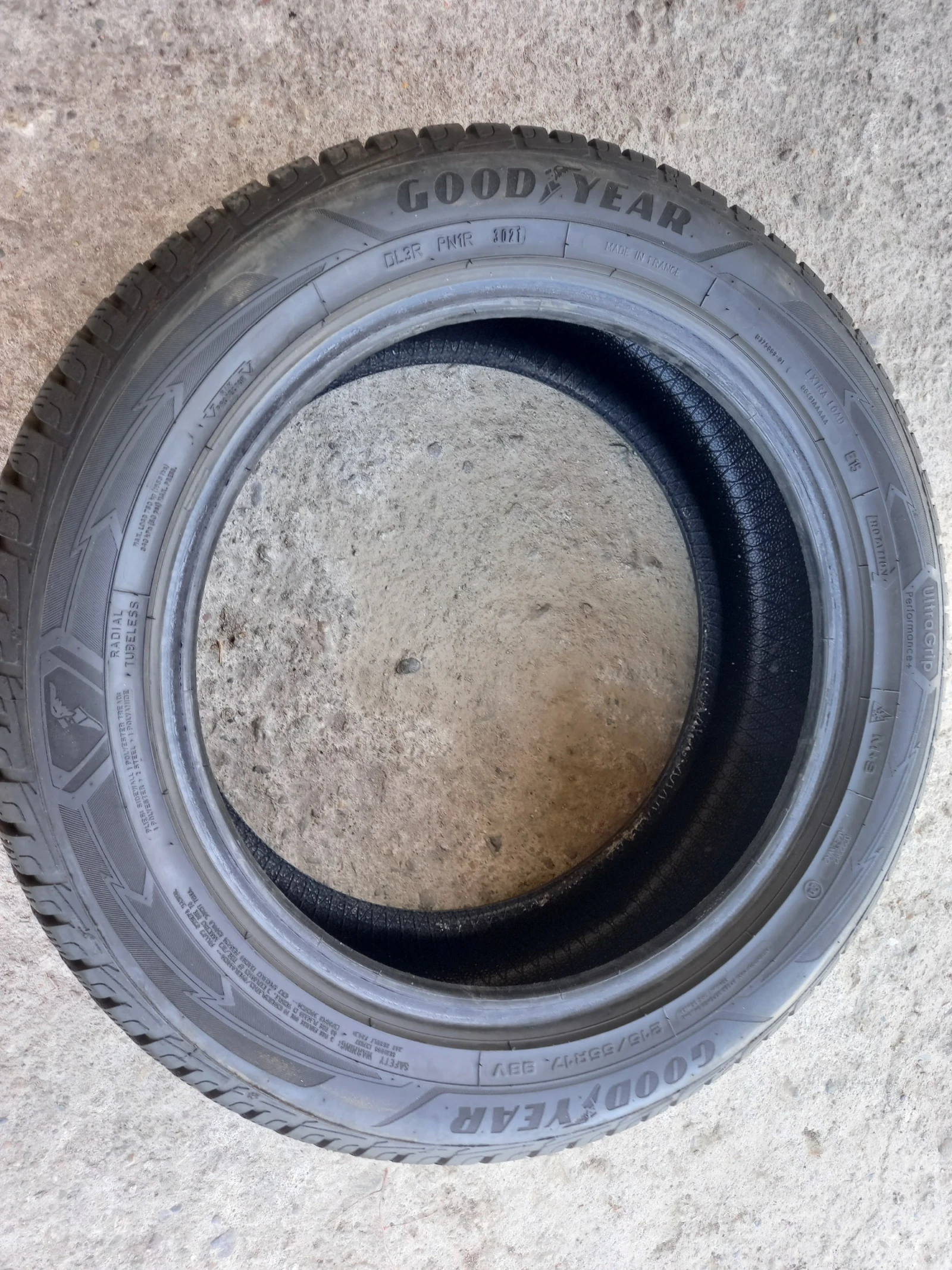 Гуми Зимни 215/55R17, снимка 6 - Гуми и джанти - 55445388