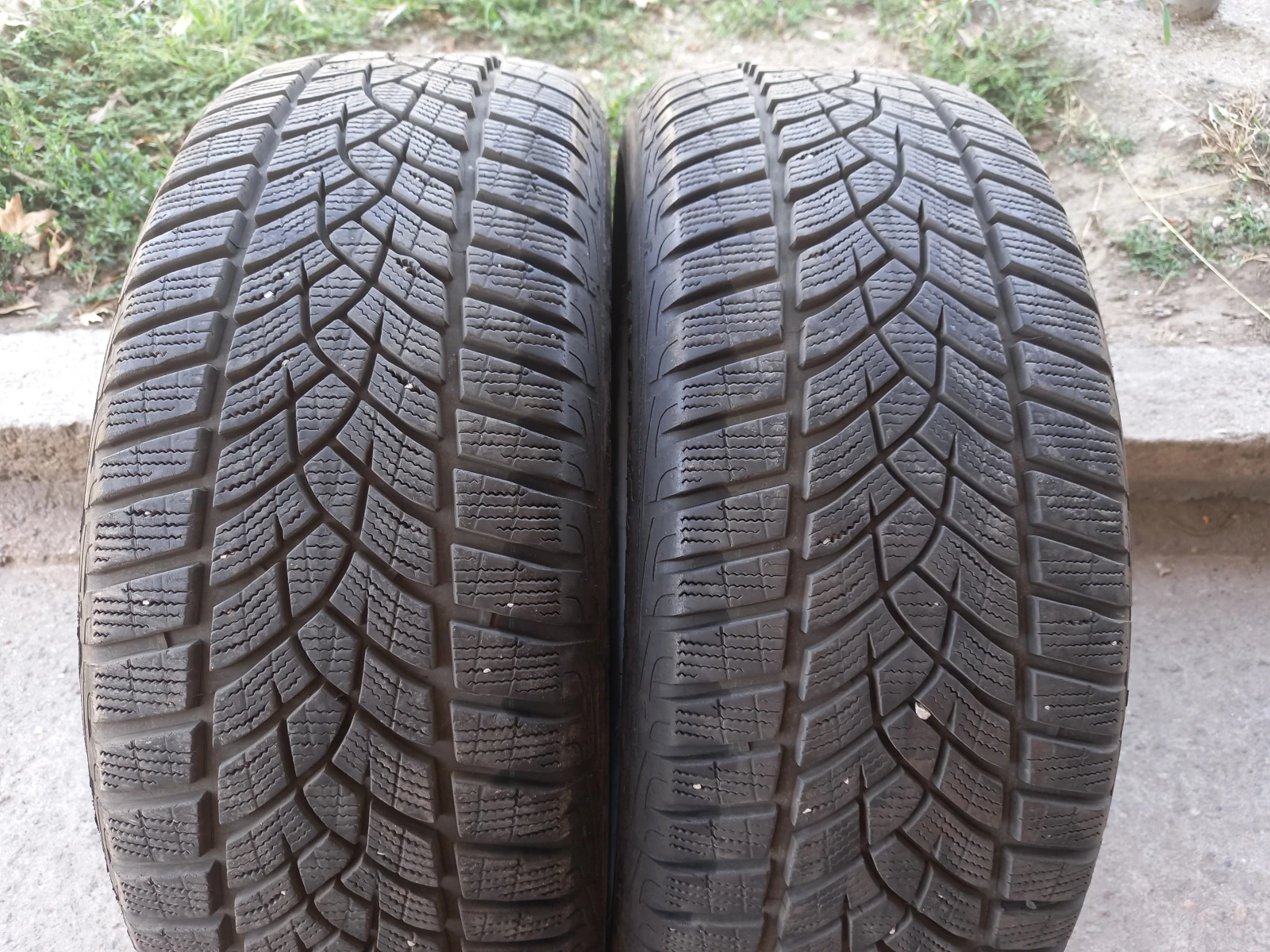 Гуми Зимни 215/55R17