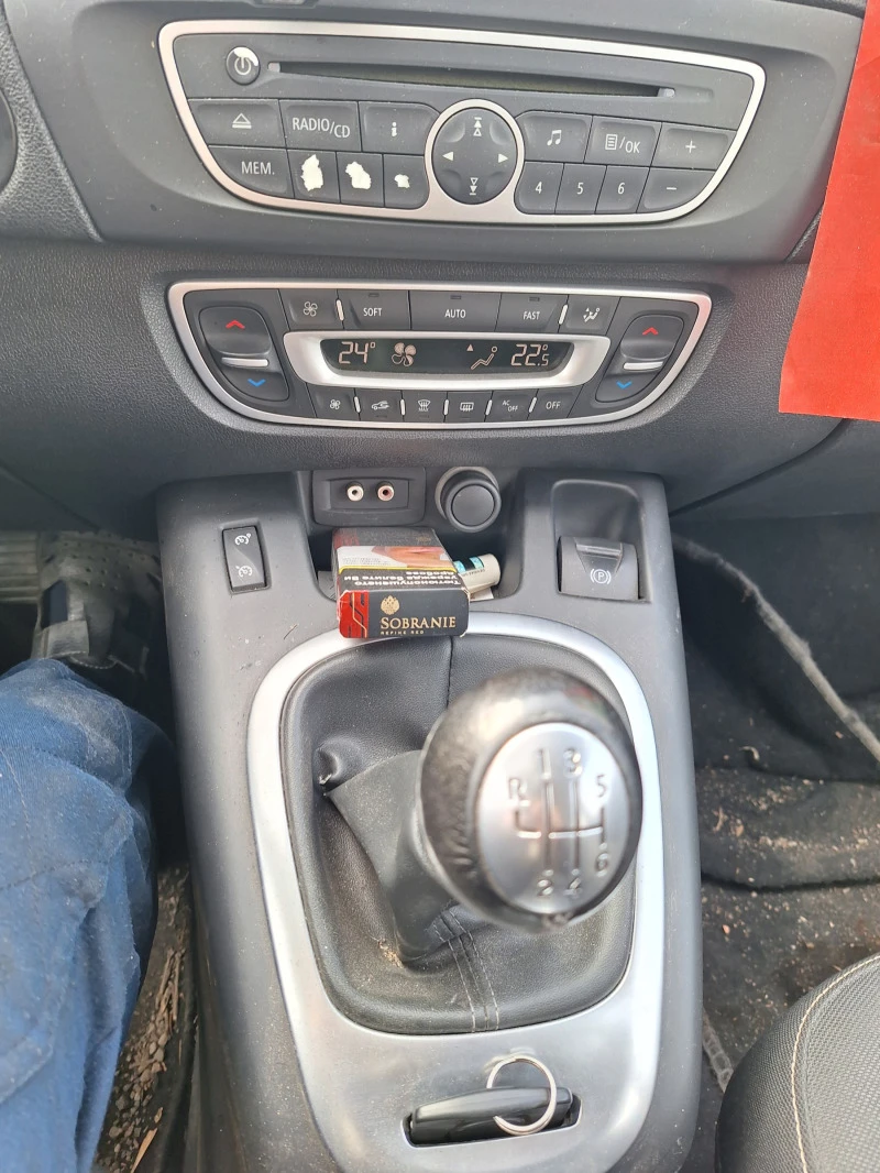 Renault Scenic 1.9, снимка 11 - Автомобили и джипове - 47322085