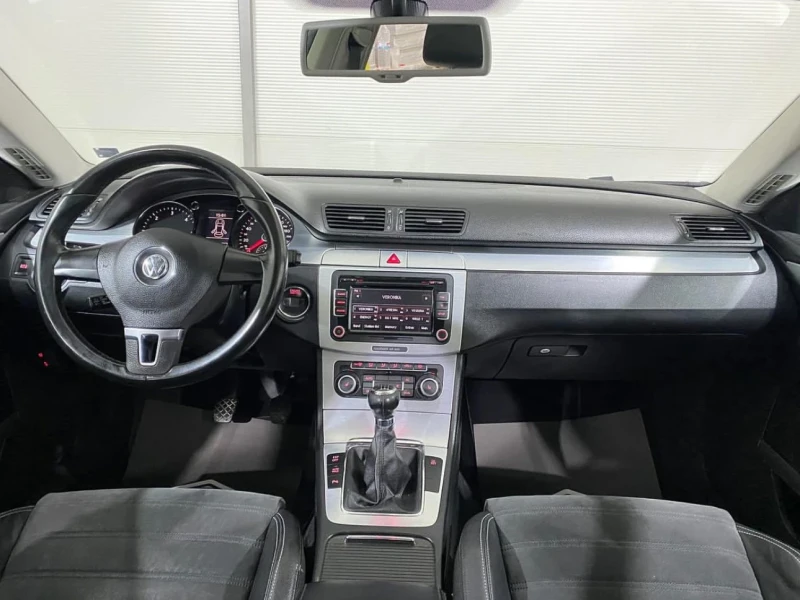 VW Passat CC 2.0TDI , снимка 8 - Автомобили и джипове - 48005621