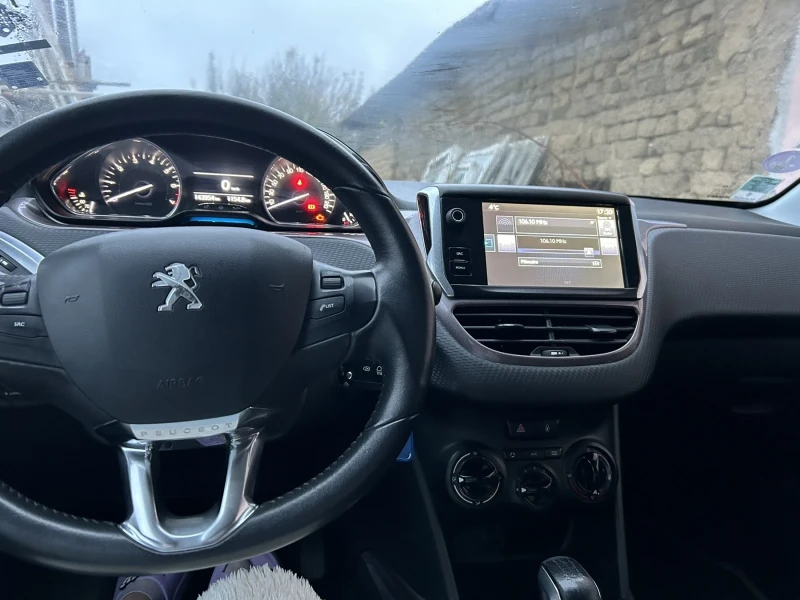 Peugeot 2008 1.2i, снимка 16 - Автомобили и джипове - 48206476