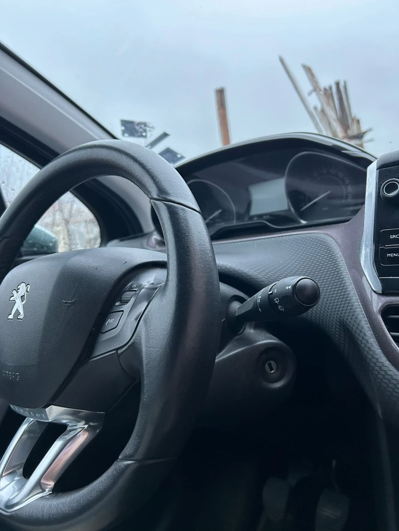 Peugeot 2008 1.2i, снимка 6 - Автомобили и джипове - 48206476