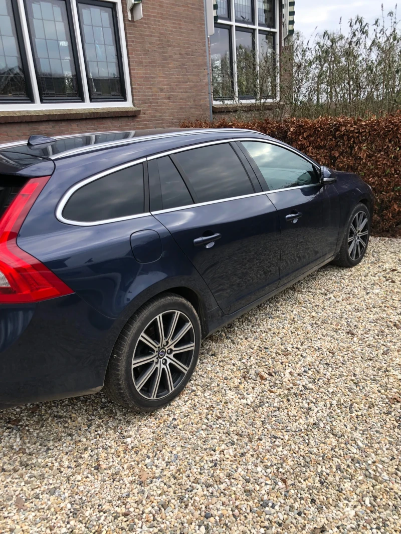 Volvo V60, снимка 5 - Автомобили и джипове - 49030482