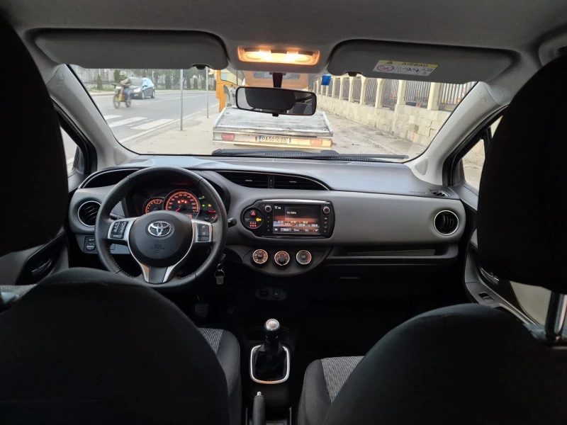 Toyota Yaris, снимка 5 - Автомобили и джипове - 49498137